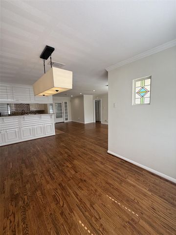 1234 S Gardenia Drive, Houston, TX 77018