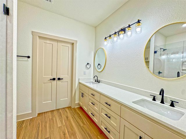 224 Hazelwood Drive, Woodway, TX 76712