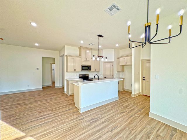 224 Hazelwood Drive, Woodway, TX 76712