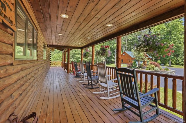 91 Crawford Road, Barryville, NY 12719