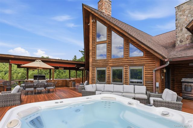 91 Crawford Road, Barryville, NY 12719