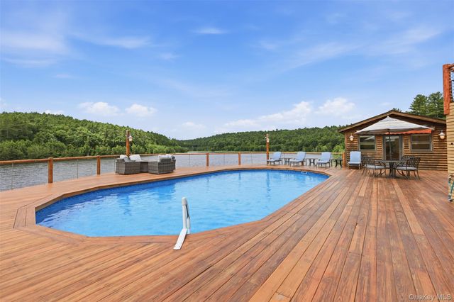 91 Crawford Road, Barryville, NY 12719