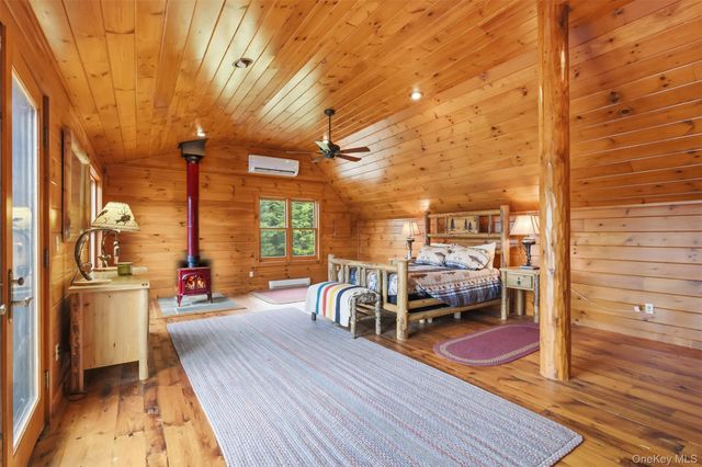 91 Crawford Road, Barryville, NY 12719