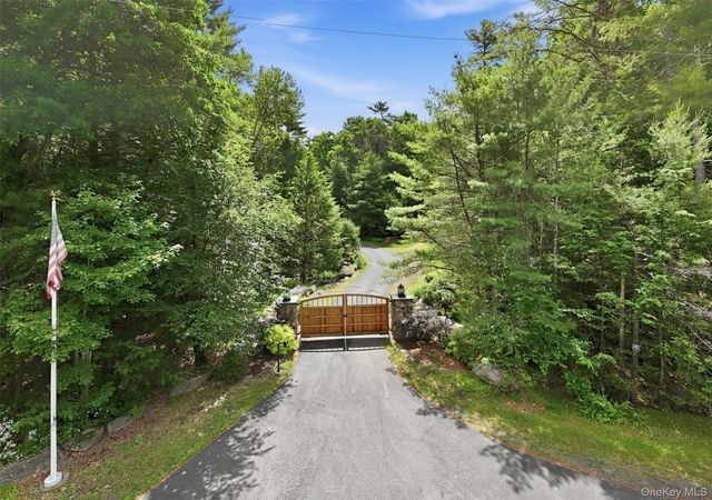 91 Crawford Road, Barryville, NY 12719