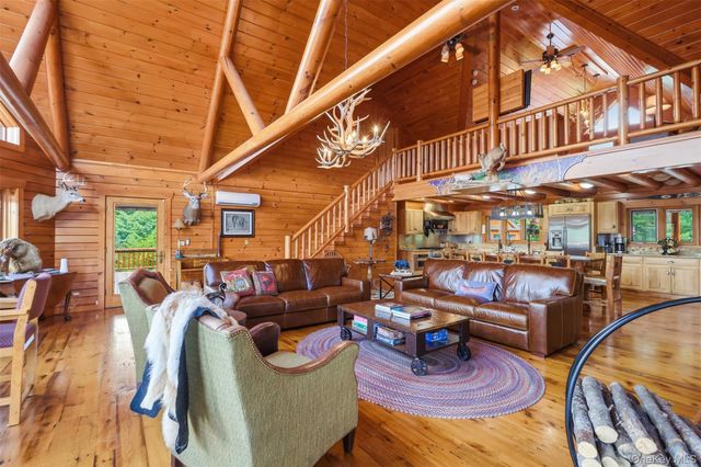 91 Crawford Road, Barryville, NY 12719