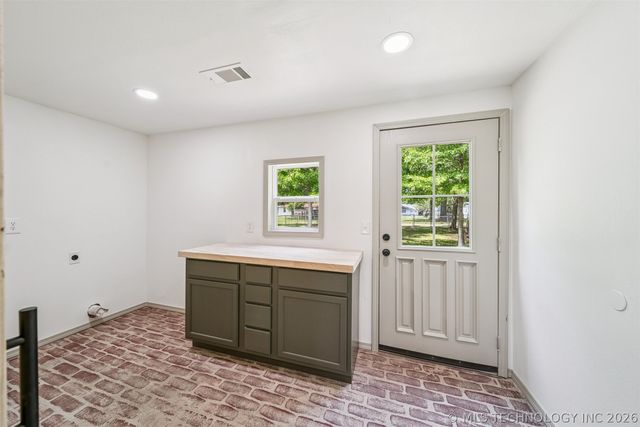 218 S Whitaker Street, Pryor, OK 74361