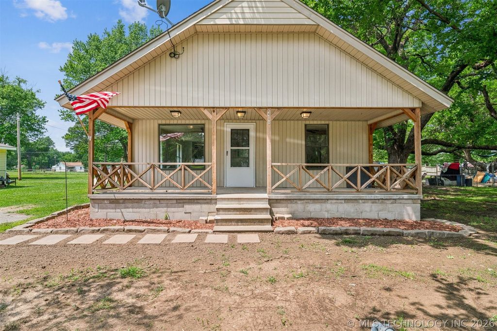 218 S Whitaker Street, Pryor, OK 74361