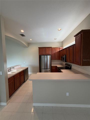 10401 CANARY ISLE DRIVE, Tampa, FL 33647