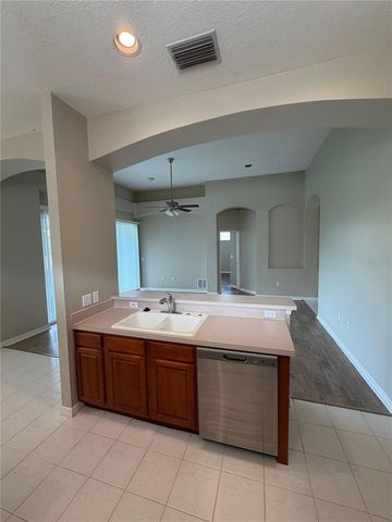 10401 CANARY ISLE DRIVE, Tampa, FL 33647