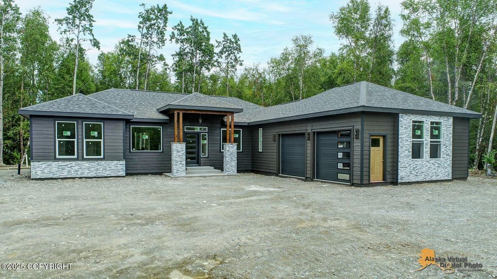 2165 N Gwene Lane, Wasilla, AK 99654