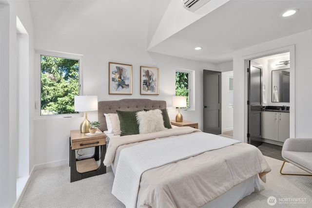 10750 Interlake Avenue N, Seattle, WA 98133