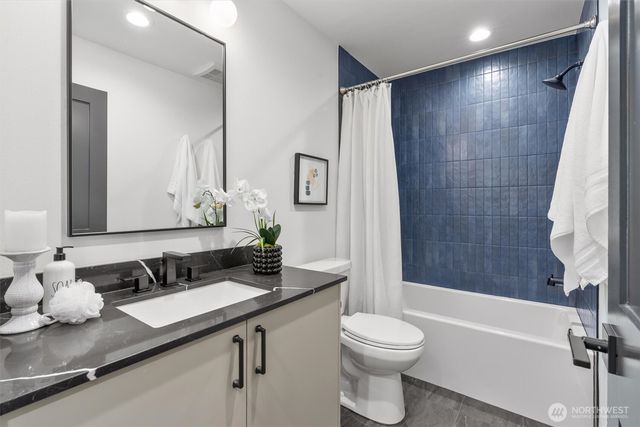 10750 Interlake Avenue N, Seattle, WA 98133