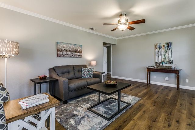 2609 W Bewick Street, Fort Worth, TX 76109