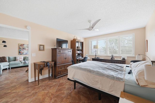 2541 N Nob Hill Road 302, Sunrise, FL 33322