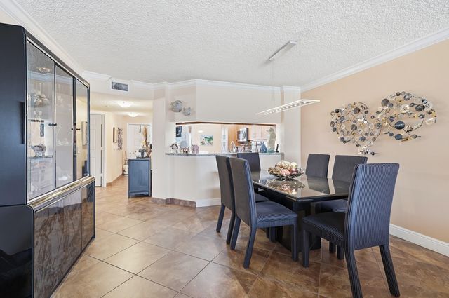 2541 N Nob Hill Road 302, Sunrise, FL 33322