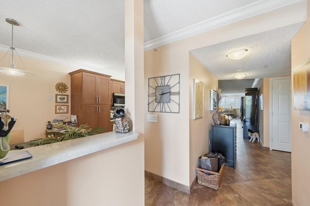 2541 N Nob Hill Road 302, Sunrise, FL 33322