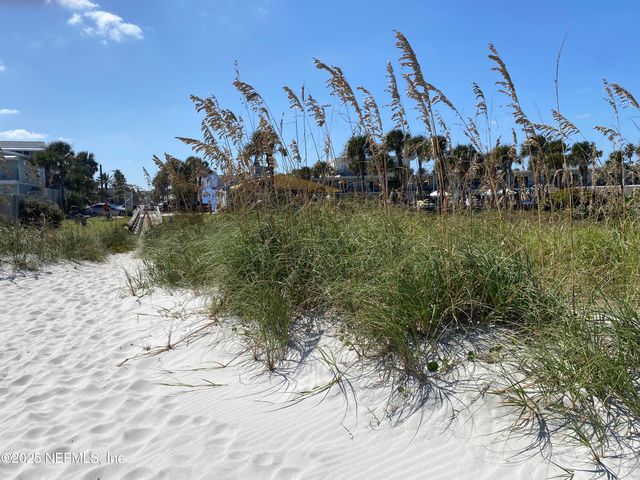 747 JASMINE Street, Atlantic Beach, FL 32233