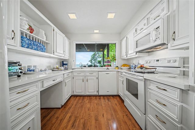 3516 Lakeside Drive, Rockwall, TX 75087