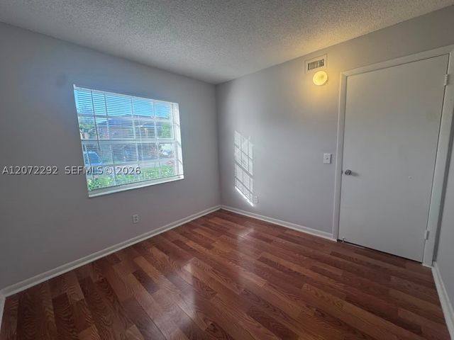 10381 NW 8th St 102, Pembroke Pines, FL 33026