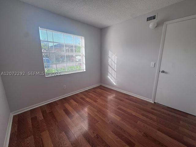 10381 NW 8th St 102, Pembroke Pines, FL 33026