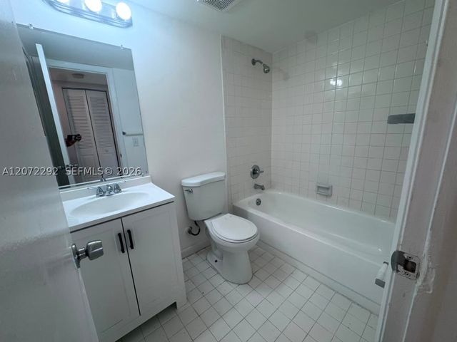 10381 NW 8th St 102, Pembroke Pines, FL 33026