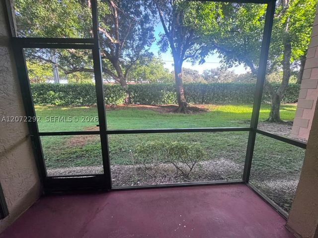 10381 NW 8th St 102, Pembroke Pines, FL 33026