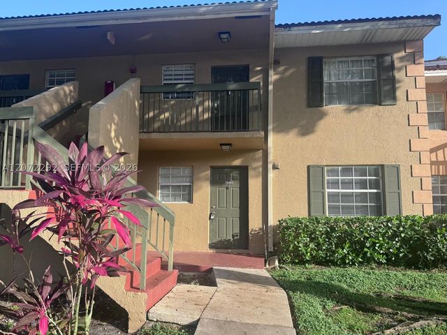10381 NW 8th St 102, Pembroke Pines, FL 33026