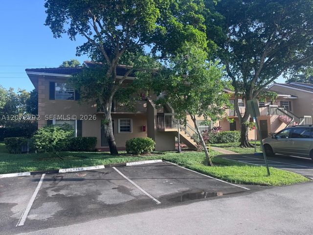 10381 NW 8th St 102, Pembroke Pines, FL 33026