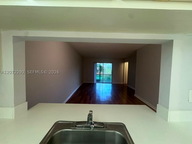10381 NW 8th St 102, Pembroke Pines, FL 33026