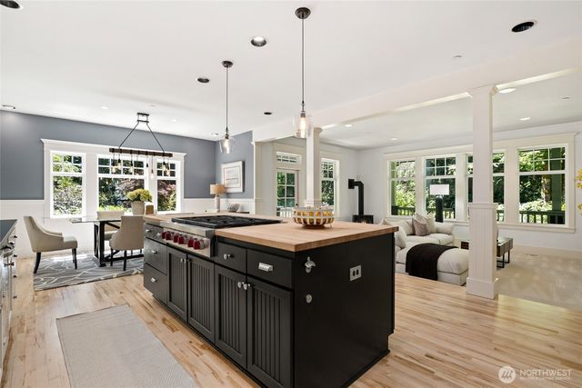 1406 218th Avenue NE, Sammamish, WA 98074