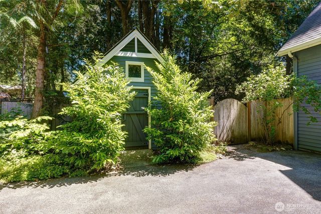 1406 218th Avenue NE, Sammamish, WA 98074