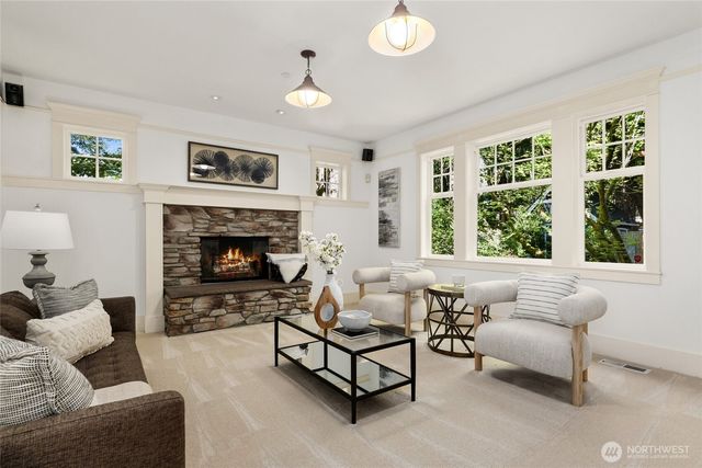 1406 218th Avenue NE, Sammamish, WA 98074