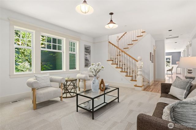 1406 218th Avenue NE, Sammamish, WA 98074