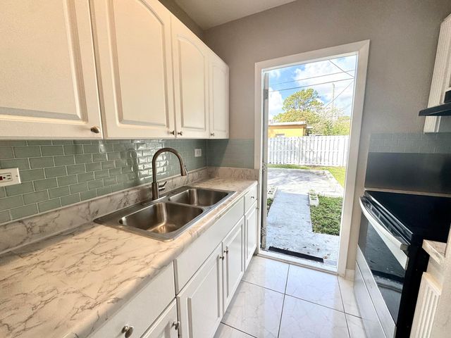 839 NW 16th Terrace, Fort Lauderdale, FL 33311