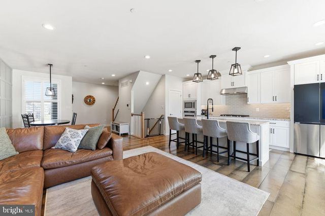 11 UMBRELL DR, Eagleville, PA 19403