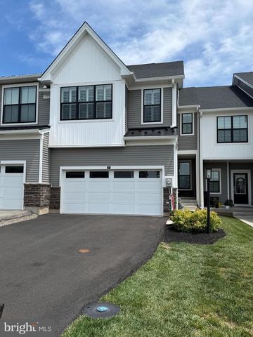 11 UMBRELL DR, Eagleville, PA 19403