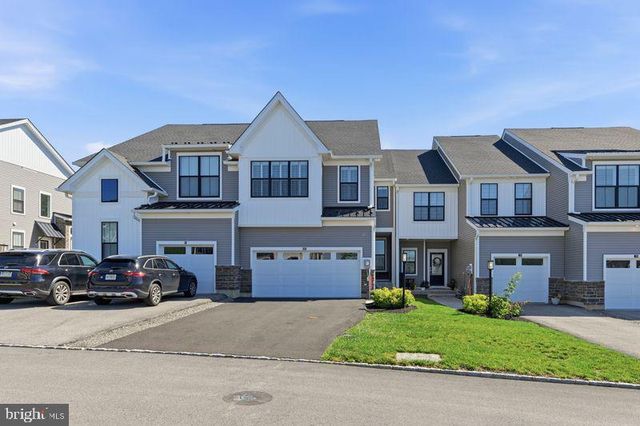 11 UMBRELL DR, Eagleville, PA 19403