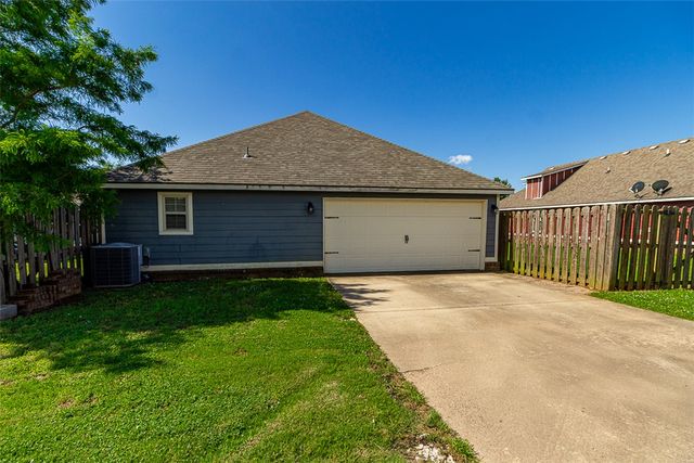 3814 Ridgepointe Avenue, Bentonville, AR 72712