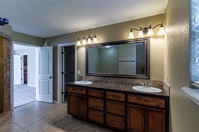 3814 Ridgepointe Avenue, Bentonville, AR 72712