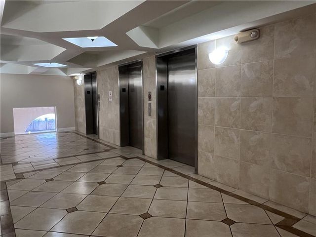 18335 NW 68 Avenue 255-611, Hialeah, FL 33015