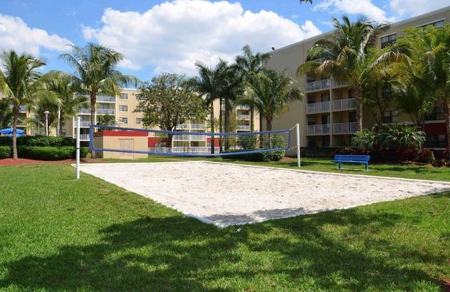 18335 NW 68 Avenue 255-611, Hialeah, FL 33015