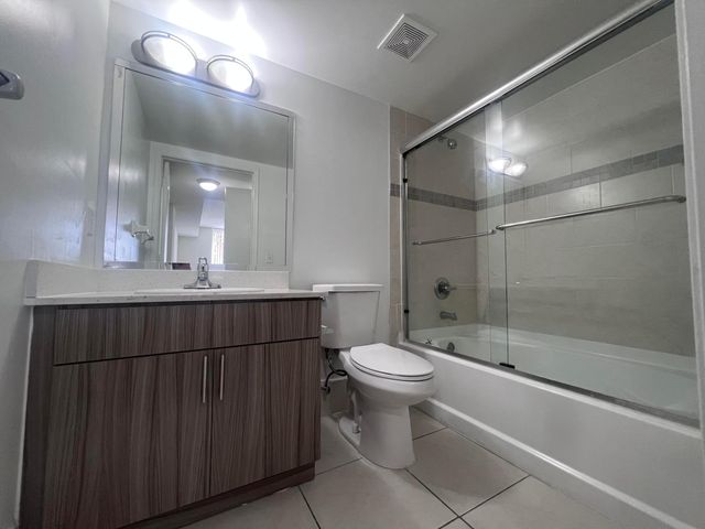 18335 NW 68 Avenue 255-611, Hialeah, FL 33015