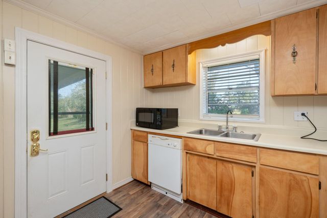 18040 US HWY 331 N, Defuniak Springs, FL 32433