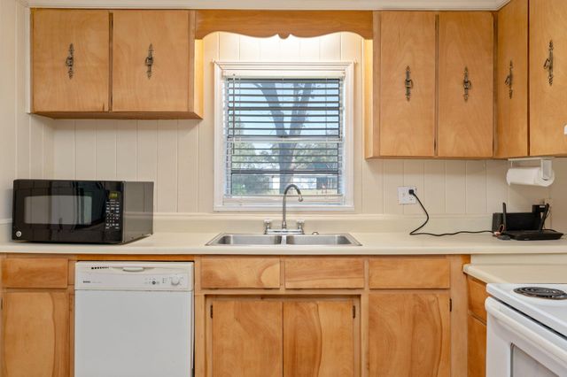 18040 US HWY 331 N, Defuniak Springs, FL 32433