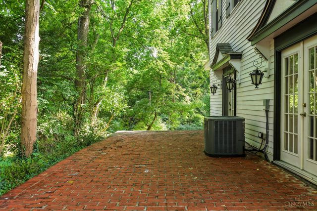 7 Ritchie Avenue, Wyoming, OH 45215