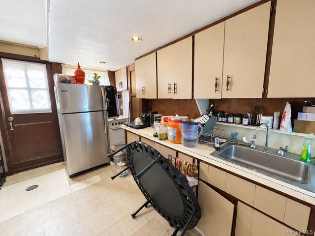 578 Remsen Avenue, Brooklyn, NY 11236