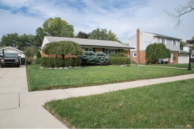 8465 Tinkler Road, Sterling Heights, MI 48312
