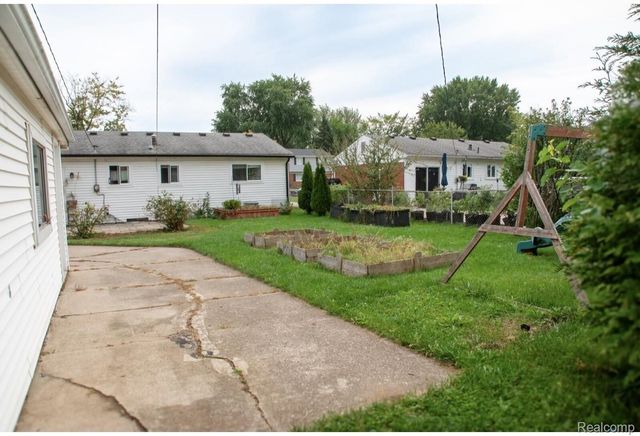 8465 Tinkler Road, Sterling Heights, MI 48312