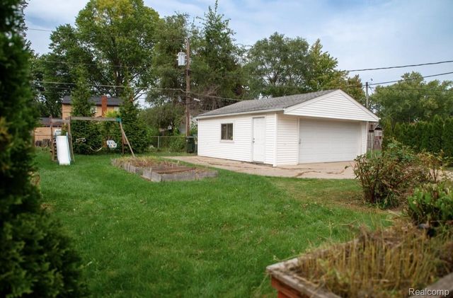 8465 Tinkler Road, Sterling Heights, MI 48312