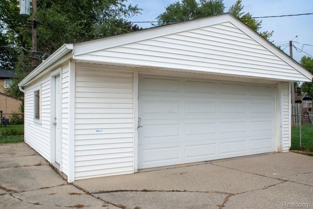 8465 Tinkler Road, Sterling Heights, MI 48312